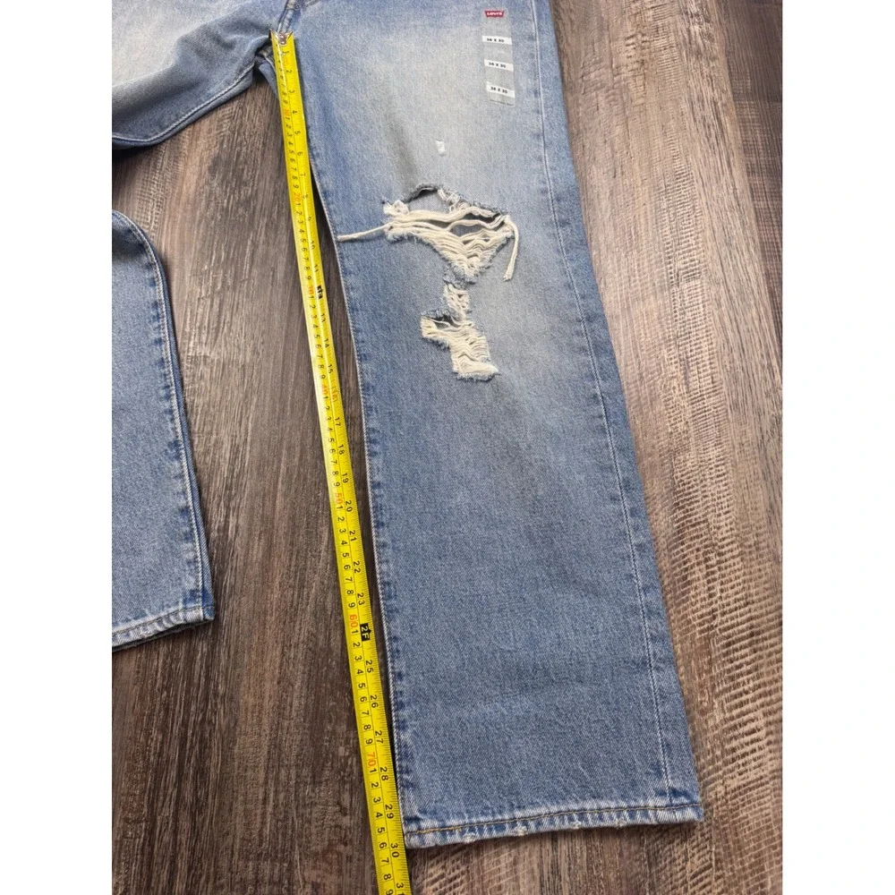 Levis 501 Original Fit Distressed Light Wash Straight Leg Jeans 36x30 005013612